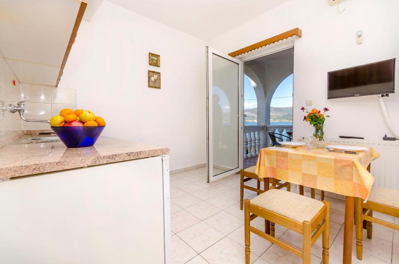 Apartments Tomislav Trogir Luaran gambar
